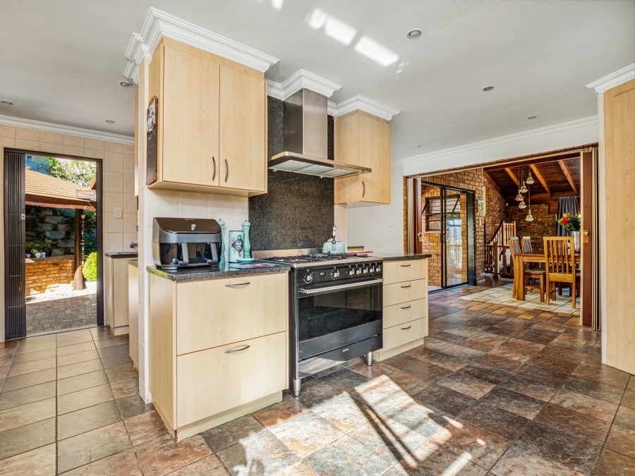 6 Bedroom Property for Sale in The Village Western Cape